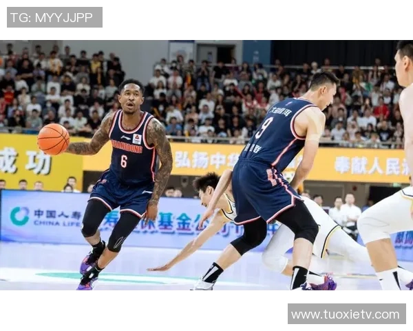 马尚布鲁克斯的篮球之路:从新秀到明星的奋斗与荣耀